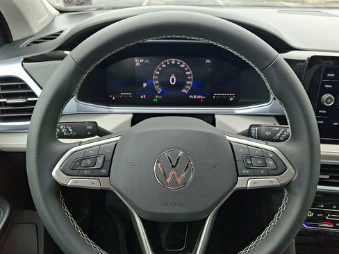 New 2026 Volkswagen Taos SE AWD/4WD image 10