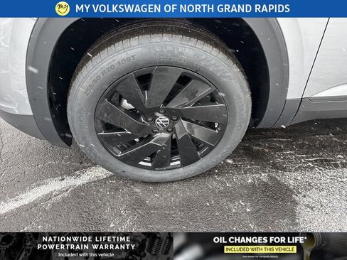 New 2026 Volkswagen Atlas SE image 10