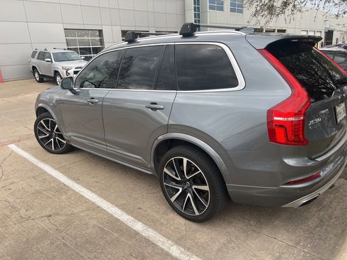 Used 2020 Volvo XC90 T6 Momentum w/ Protection Package Premier image 2