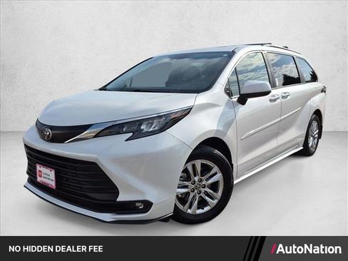 Certified 2026 Toyota Sienna XLE AWD/4WD image 1