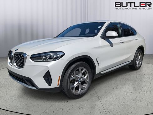 Used 2025 BMW X4 xDrive30i image 2