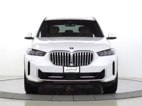 Used 2026 BMW X5 xDrive40i w/ Parking Assistance Package AWD/4WD image 2
