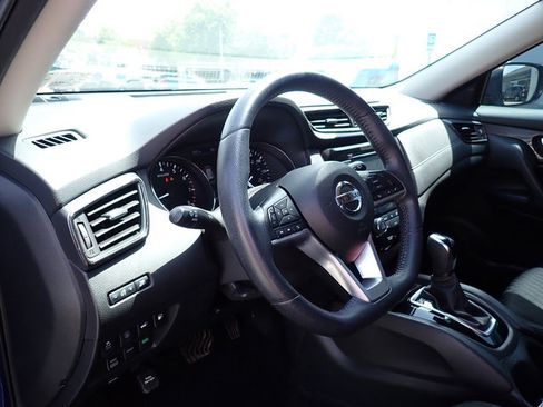Used 2019 Nissan Rogue SV AWD/4WD image 14