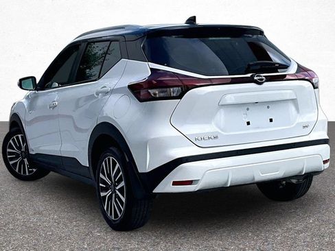 Used 2024 Nissan Kicks SV FWD image 5