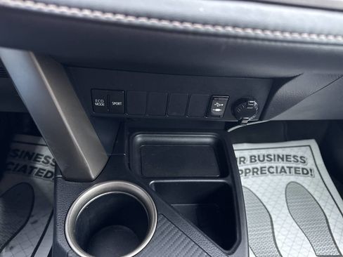 Used 2013 Toyota RAV4 XLE image 31