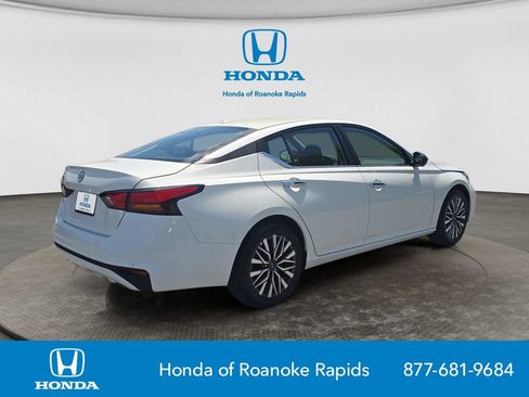 Used 2025 Nissan Altima 2.5 SV FWD image 5