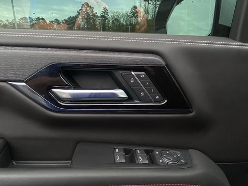 Used 2025 GMC Yukon AT4 Ultimate image 11