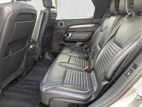 Used 2017 Land Rover Discovery First Edition image 18