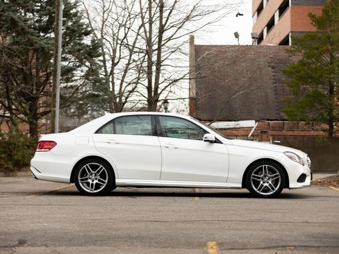 Used 2014 Mercedes-Benz E 350 4MATIC Sedan image 6