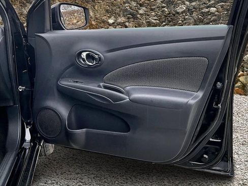 Used 2019 Nissan Versa SV image 22