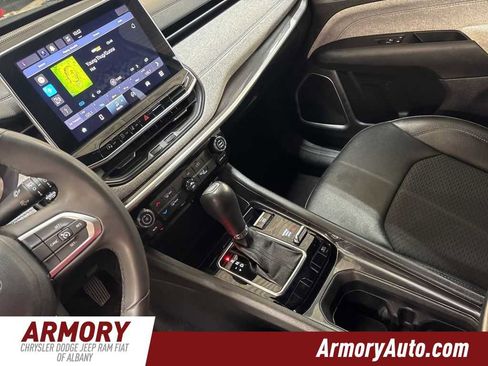 Used 2023 Jeep Compass Latitude image 15