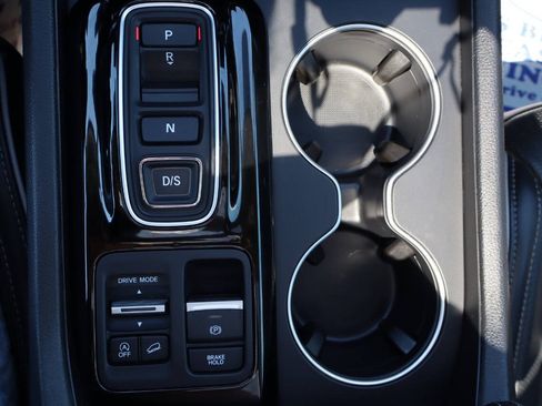 Used 2025 Honda Pilot Elite image 22