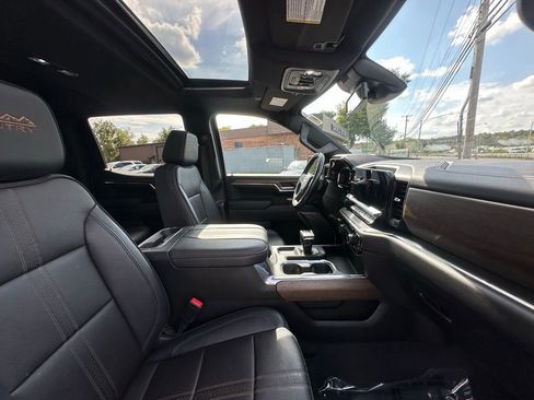 Used 2023 Chevrolet Silverado 1500 High Country w/ High Country Premium Package image 16