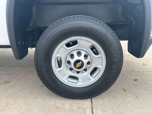 Used 2025 Chevrolet Silverado 2500 W/T image 35