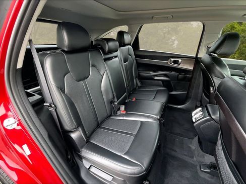 Used 2022 Kia Sorento S w/ Panoramic Sunroof Package image 26