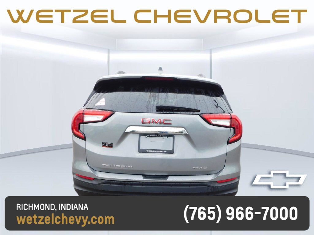 Certified 2024 GMC Terrain SLE w/ Driver Convenience Package AWD/4WD image 4