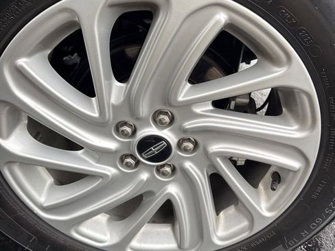 Used 2023 Lincoln Corsair FWD image 10