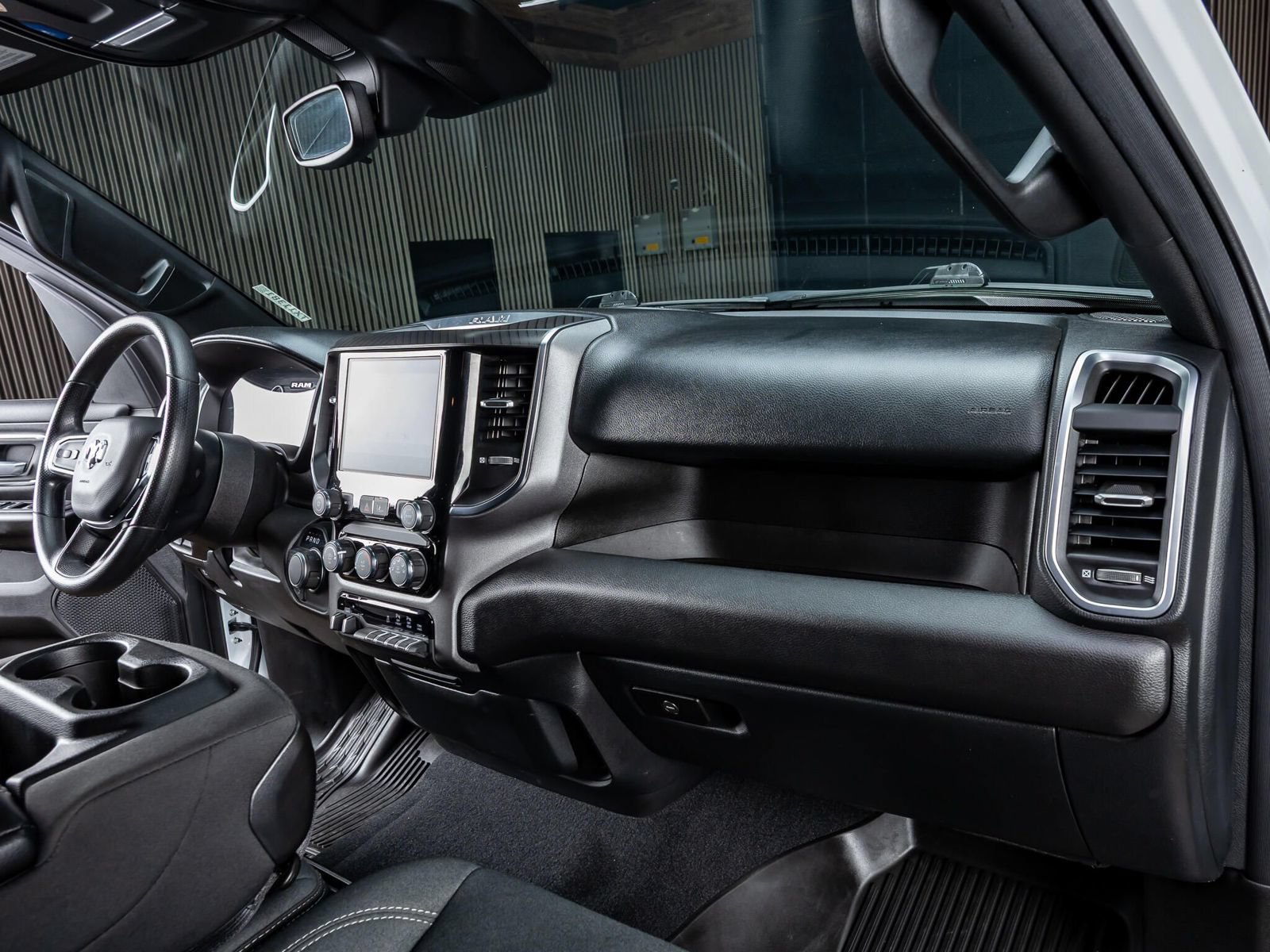 Used 2025 RAM 1500 Big Horn AWD/4WD image 16