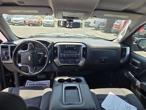 Used 2018 Chevrolet Silverado 1500 LT w/ LT Eassist Package AWD/4WD image 2