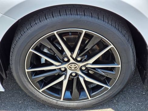 Used 2024 Toyota Camry SE w/ Cold Weather Package FWD image 18