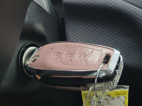 Used 2018 Chevrolet Cruze LT FWD image 28