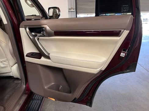 Used 2017 Lexus GX 460 Premium w/ Premium Package AWD/4WD image 15