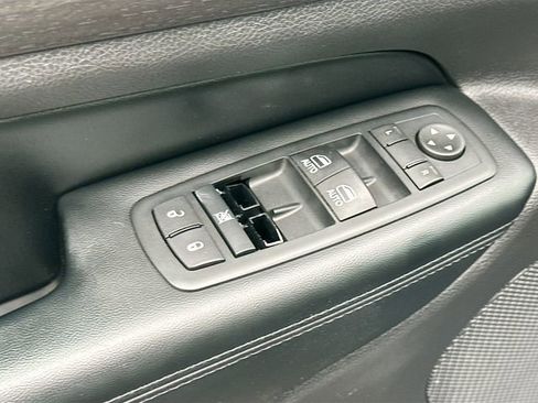 Used 2016 Jeep Grand Cherokee Laredo w/ Quick Order Package 23E image 16