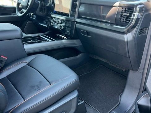 New 2026 Ford F250 Lariat w/ Black Appearance Package image 15