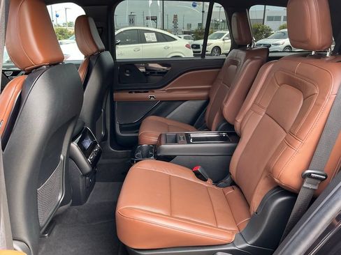 Used 2023 Lincoln Aviator Reserve w/ Equipment Group 201A RWD image 15