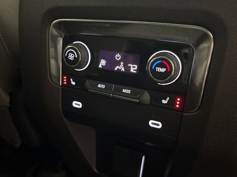 Used 2023 Chevrolet Suburban Z71 w/ Luxury Package image 75