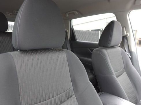 Used 2017 Nissan Rogue S image 15