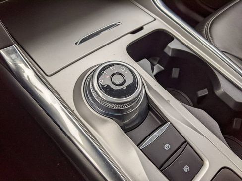 Used 2022 Ford Explorer XLT w/ Equipment Group 202A image 19