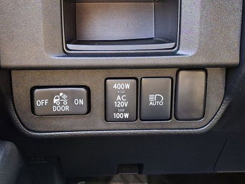 Used 2018 Toyota Tacoma TRD Sport w/ Technology Package AWD/4WD image 30
