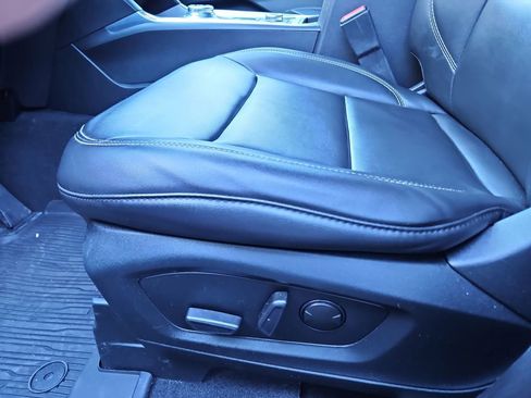 Used 2022 Ford Explorer XLT w/ Equipment Group 202A image 25