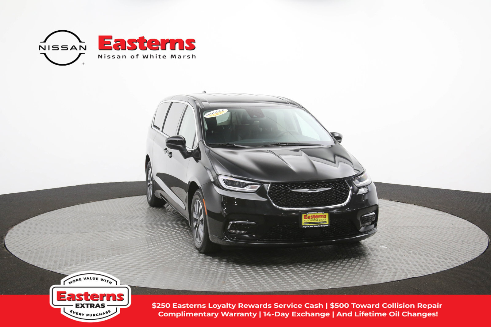 Used 2023 Chrysler Pacifica Touring-L FWD image 55