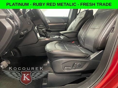 Used 2018 Ford Explorer Platinum image 11