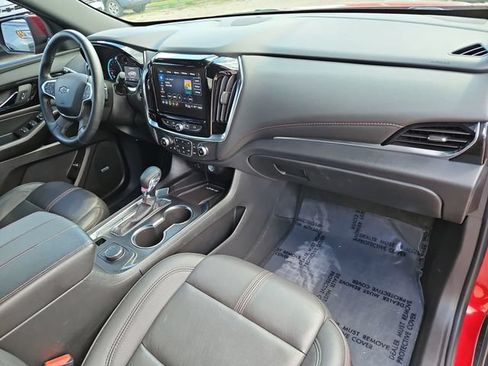 Used 2024 Chevrolet Traverse RS FWD image 30