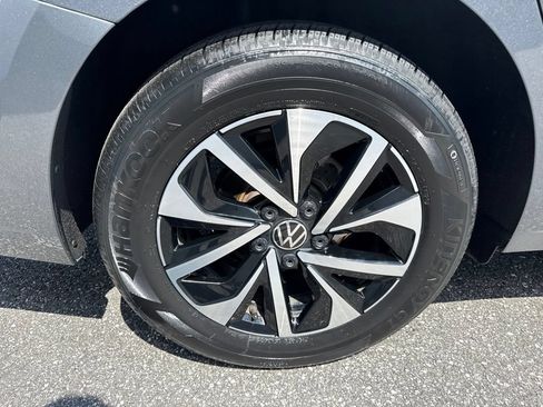 Certified 2025 Volkswagen Jetta S FWD image 9