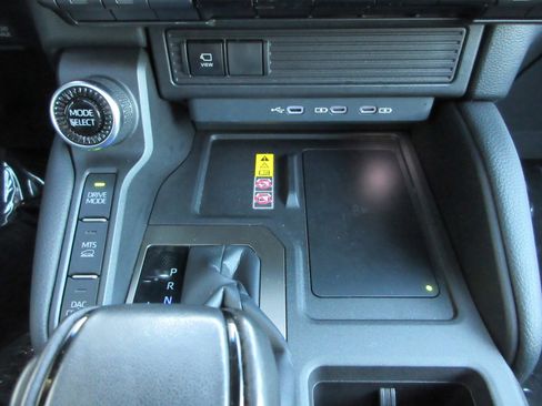 Used 2024 Toyota Land Cruiser image 45