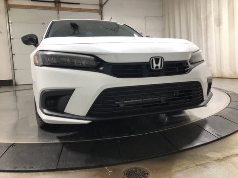 Used 2024 Honda Civic Sport image 2
