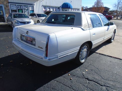 Used 1998 Cadillac De Ville image 2