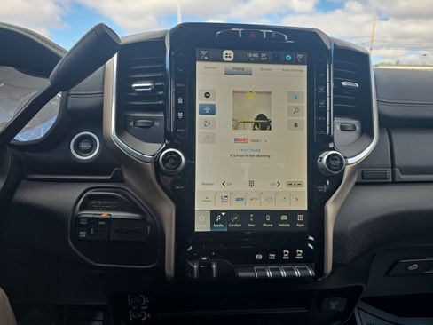 Used 2024 RAM 2500 Laramie image 27