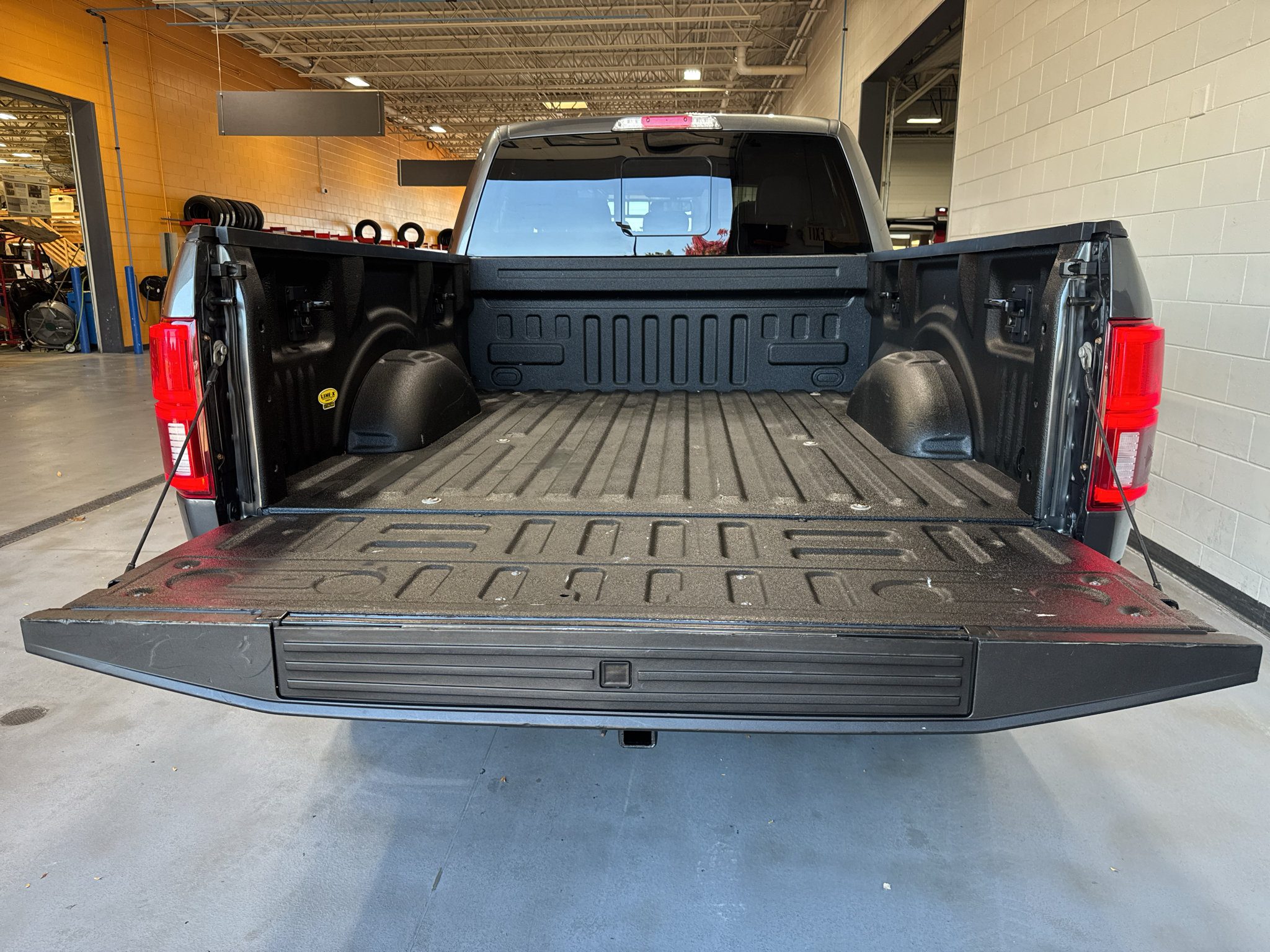 Used 2020 Ford F150 Lariat w/ Equipment Group 502A Luxury AWD/4WD image 22