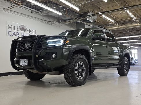 Used 2021 Toyota Tacoma TRD Off-Road w/ Technology Package AWD/4WD image 15