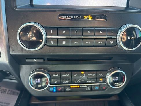 Used 2018 Ford Expedition Max Platinum AWD/4WD image 14