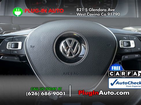 Used 2015 Volkswagen Golf S image 17