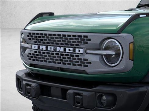 New 2025 Ford Bronco Badlands image 16