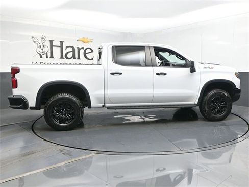 Used 2022 Chevrolet Silverado 1500 ZR2 image 36
