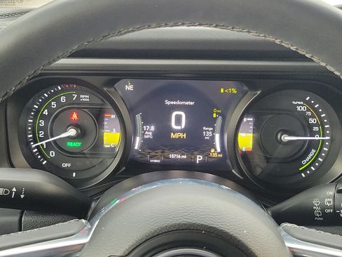 Used 2025 Jeep Wrangler Unlimited Sahara w/ Safety Group AWD/4WD image 18