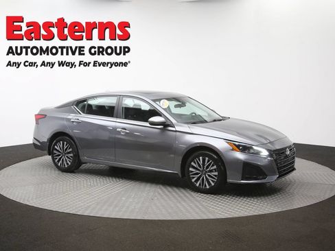 Used 2023 Nissan Altima 2.5 SV w/ SV Premium Package AWD/4WD image 48